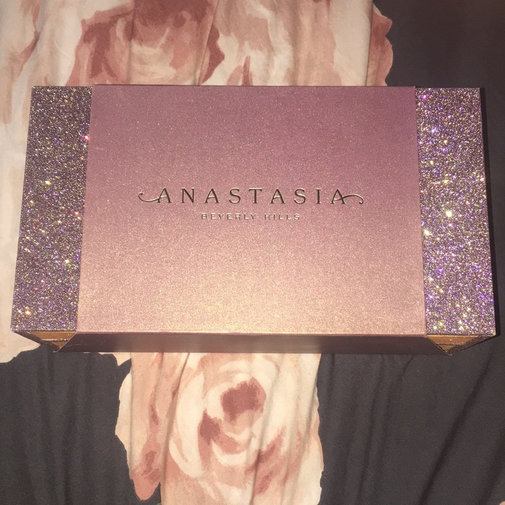 Anastasia Beverly Hills Palette Vault